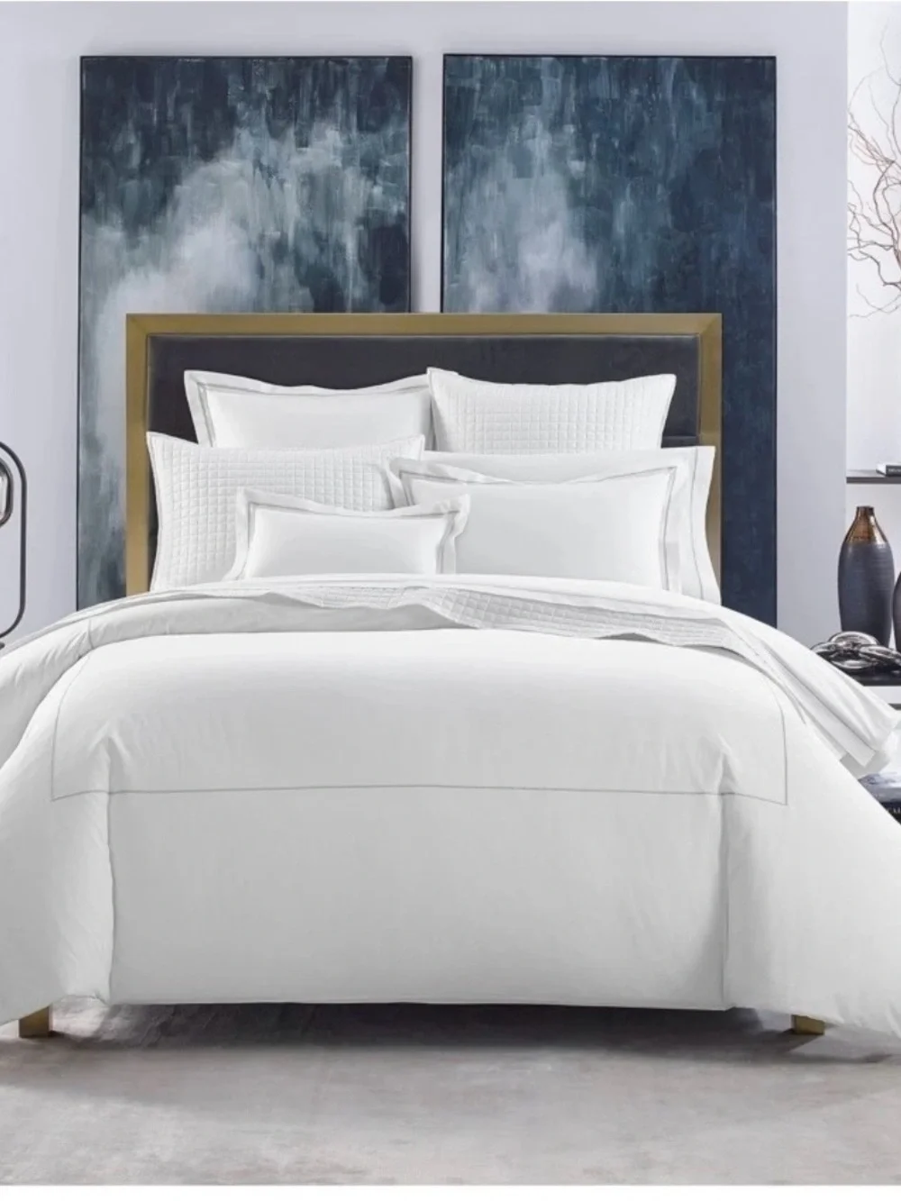 Hotel Collection White Luxury Comforter Set.Italian Petcale100% cotton.